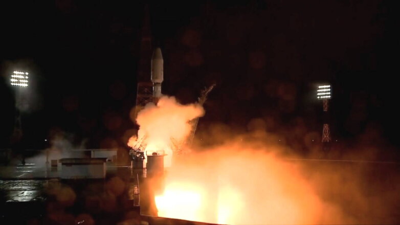 Запуск ракеты "Союз-2.1б" с 36 спутниками OneWeb состоялся на космодроме Восточный