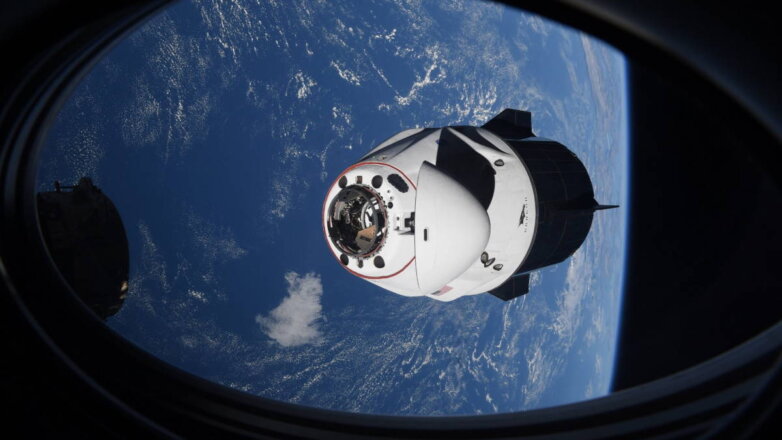 Полет на "Союзе" и Crew Dragon сравнили американские астронавты