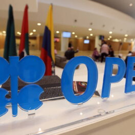 Reuters: страны ОПЕК+ одобрили сокращение добычи нефти