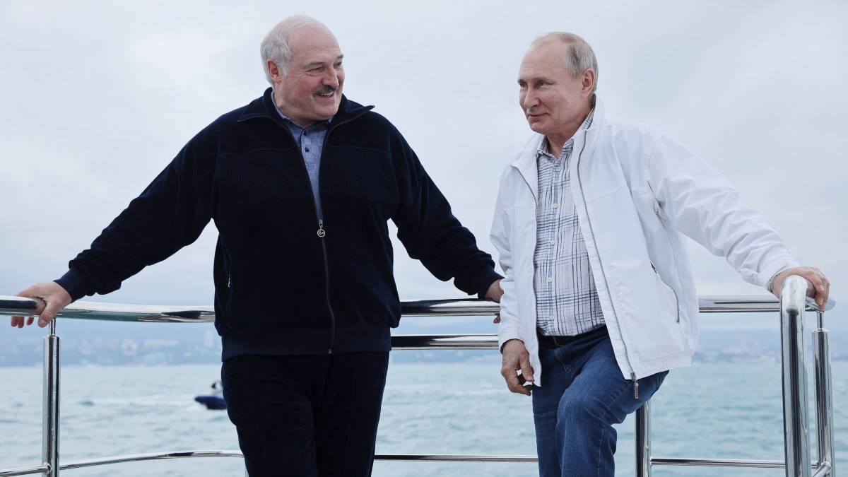 Путин и Лукашенко совершили морскую прогулку в Сочи