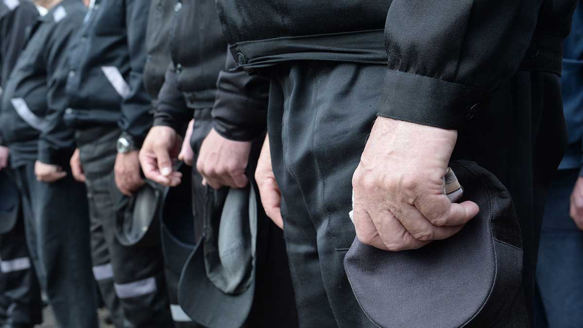 О многотысячных зарплатах заключенных рассказала ФСИН