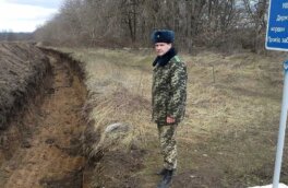 Украина установила 400 км противотанковых рвов на границе с Россией