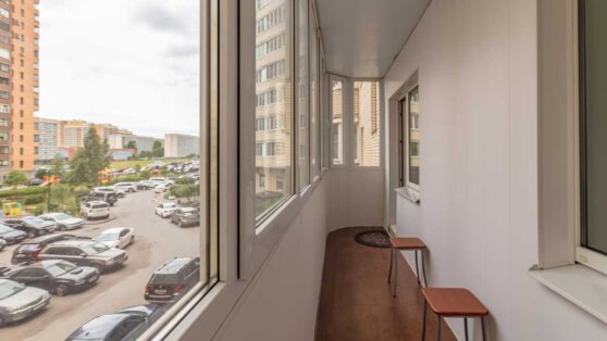 Дизайн узкого балкона: как сделать из него уютный уголок