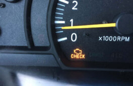 Загорелся значок Check Engine: почему это происходит и что делать