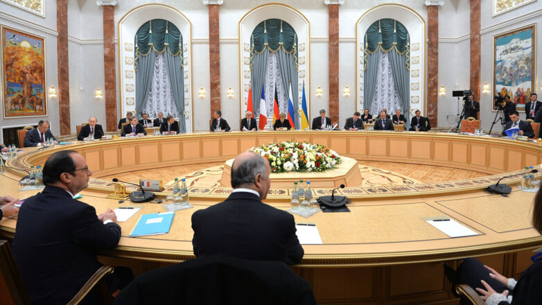 Делегации Беларуси, России, Германии, Франции и Украины на саммите 2015 года в Минске, Беларусь