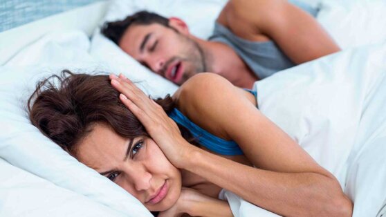 Мясников рассказал, признаком какой опасной болезни может быть недосып