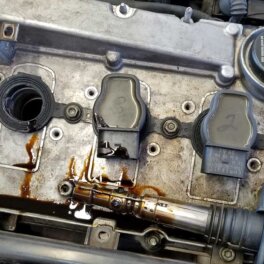 Чем грозит попадание масла в свечные колодцы, рассказал автоэксперт