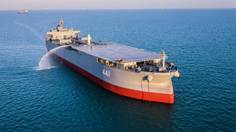Корабль снабжения военно-морских сил Ирана Макран