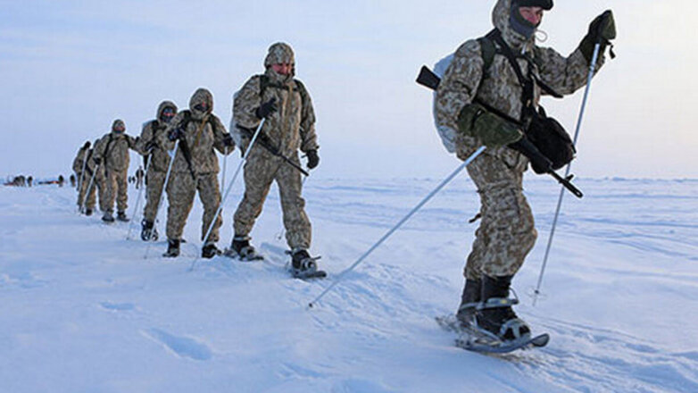 Почему Россия восстанавливает военные объекты в Арктике, пояснили в МИД