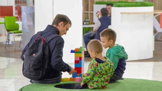 В России подали более 1,1 миллиона заявлений на новую выплату для семей с детьми