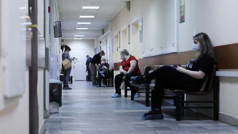 поликлиника коридор пациенты