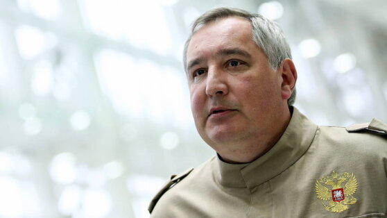 Дмитрий Рогозин посвятил стихотворение Анджелине Джоли