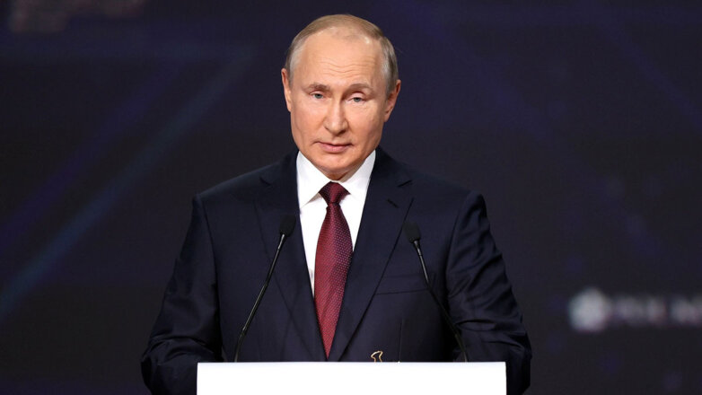 Владимир Путин В ходе пленарного заседания Петербургского международного экономического форума