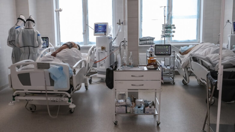 Рекордное количество коек для пациентов с COVID-19 подготовили в России