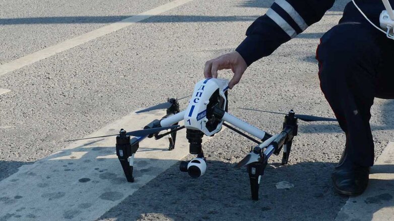 В России за нарушителями правил дорожного движения будут следить дроны