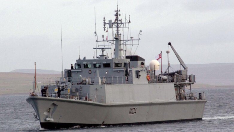 СМИ: в Бахрейне 2 корабля ВМС Великобритании столкнулись друг с другом