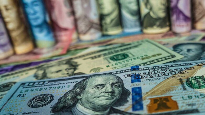 Эксперт по финансам назвал самый выгодный способ купить валюту