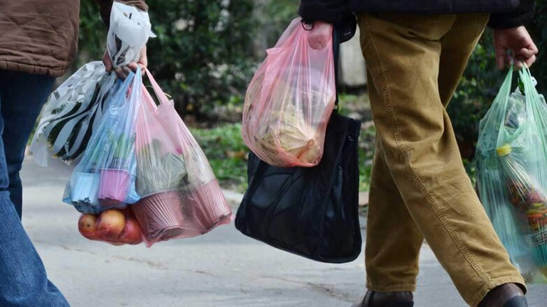 При каком условии в России запретят пластиковые пакеты, рассказали в Минпромторге
