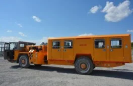 На Корбалихинском руднике появился новый самоходный автобус