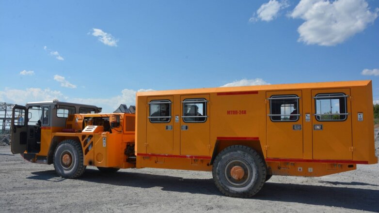 На Корбалихинском руднике появился новый самоходный автобус