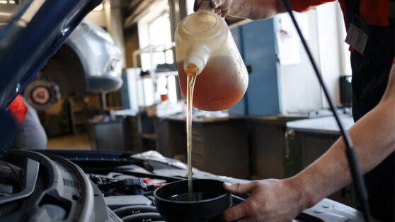 Моторное масло: как часто его нужно менять в автомобиле и от чего это зависит