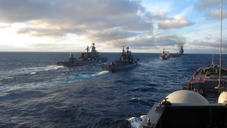 Российские корабли и авиация отразили атаки условного противника в Тихом океане