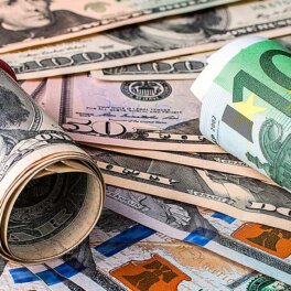 "Ведомости": власти решили продлить требование о продаже валютной выручки до конца года