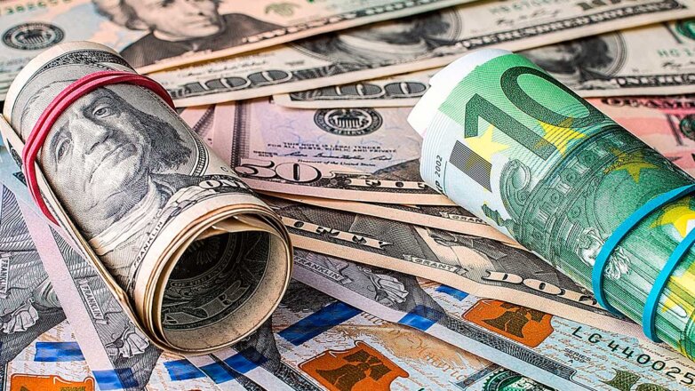 Курс евро на Мосбирже опустился ниже 88 рублей впервые с 21 февраля
