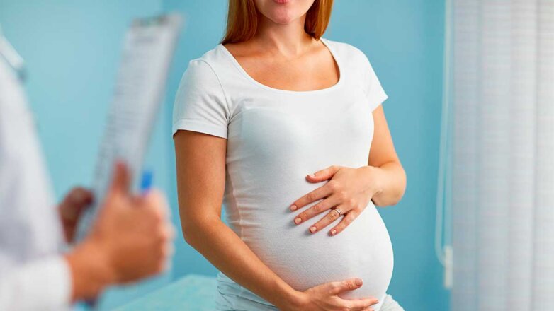 Гинцбург рассказал, когда беременные смогут привиться от COVID-19