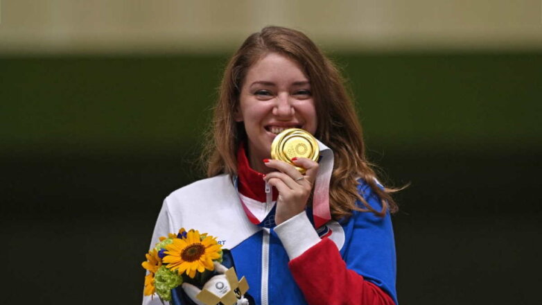 Глава Росгвардии Золотов присвоил двукратной олимпийской чемпионке Бацарашкиной звание лейтенанта