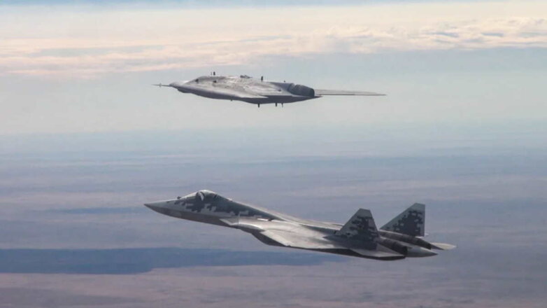 Двухместный Су-57 будет управлять "Охотниками"