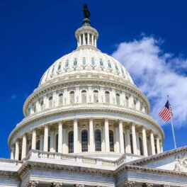 Сенат США приостановил работу над законопроектом об ужесточении санкций против России