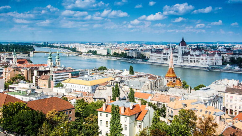 Венгрия открыла границы для вакцинированных российских туристов