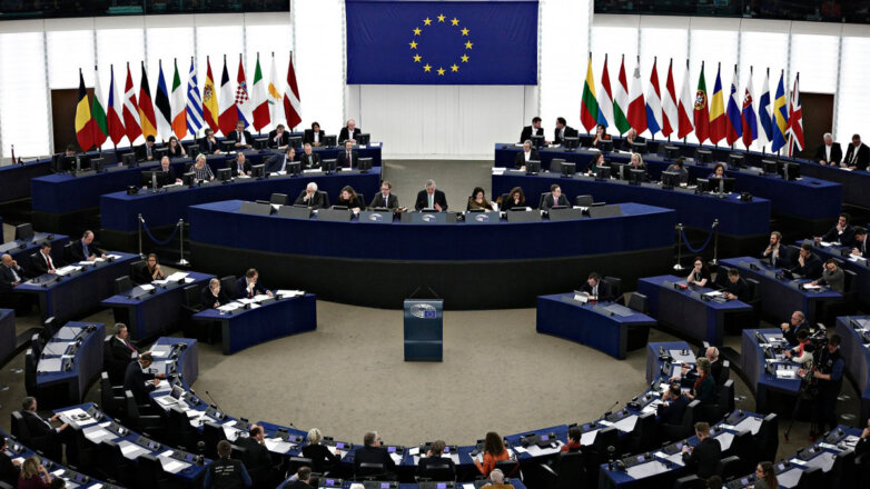 Европарламент призвал рассмотреть поставки Киеву боевых самолетов и ракет
