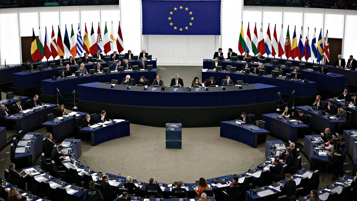 Песков не исключил, что в Европарламенте "настанет прозрение" по отношению к РФ