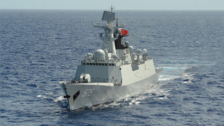 СМИ: военный корабль КНР едва не протаранил эсминец США в Тайваньском проливе