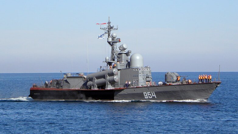 Терпящему бедствие украинскому судну направили на помощь российский ракетный катер