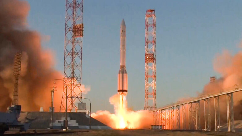 Россия планирует запустить в космос десять метеоспутников до 2027 года