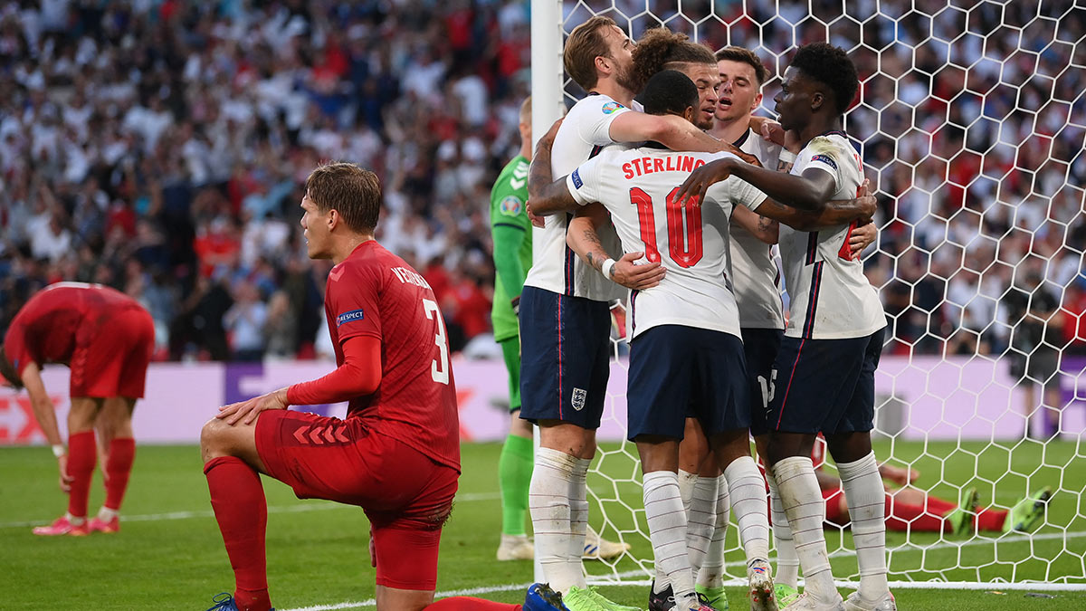 England star Mason Mount gives his shirt to overjoyed young fan at Euro 2020