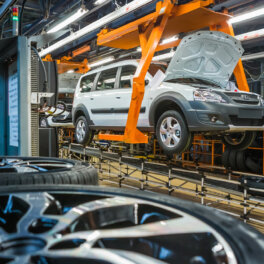 Венесуэла готова производить российские автомобили и лекарства