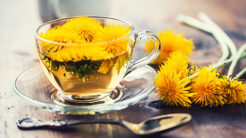 Для печени и против рака: простой травяной чай назвали одним из самых полезных