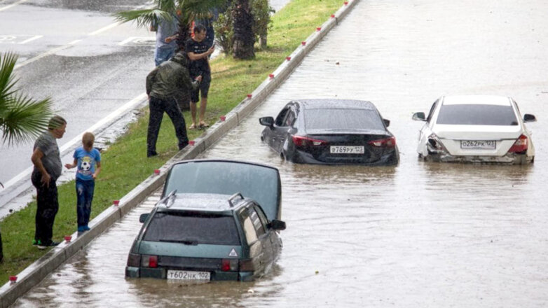В Сочи объявили экстренное предупреждение из-за дождей