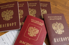 Жителям Херсонской области начнут выдавать российские паспорта