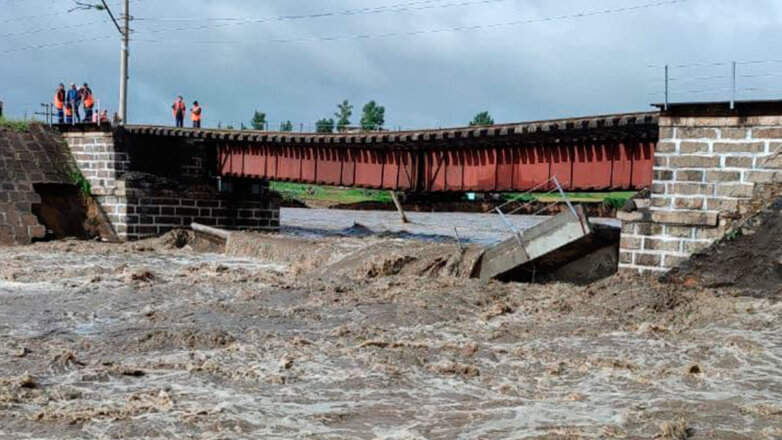 В Забайкалье из-за дождя обрушился железнодорожный мост на Транссибе
