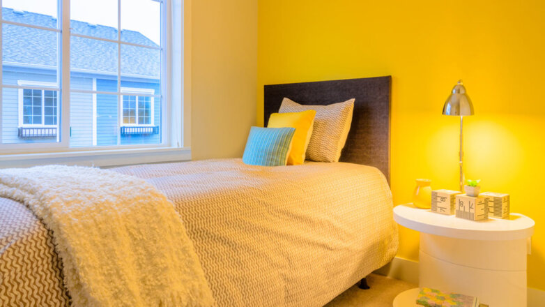 желтая спальня