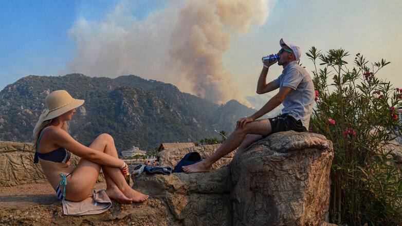 Горячая Турция: туристов из России не остановили бушующие лесные пожары