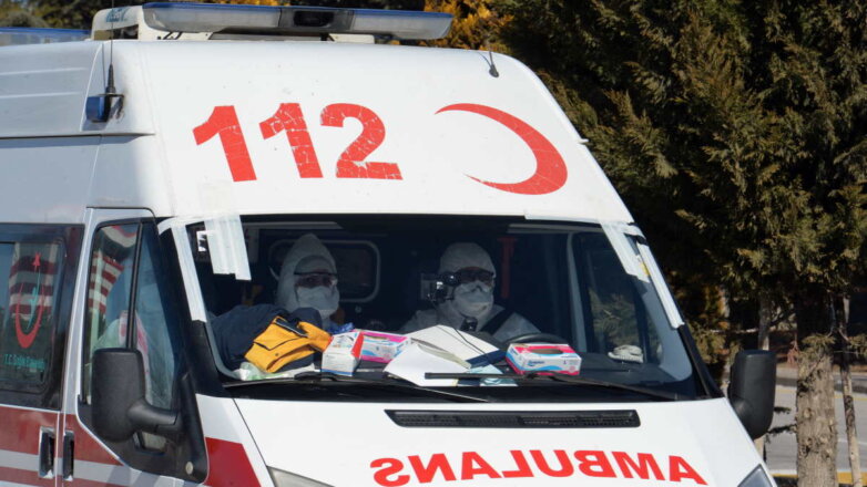 В турецком Измире в ДТП с участием микроавтобуса погибли не менее шести человек