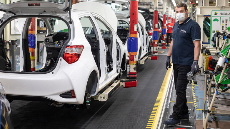 Выпуск автомобилей Toyota сократится на 40% из-за нехватки комплектующих