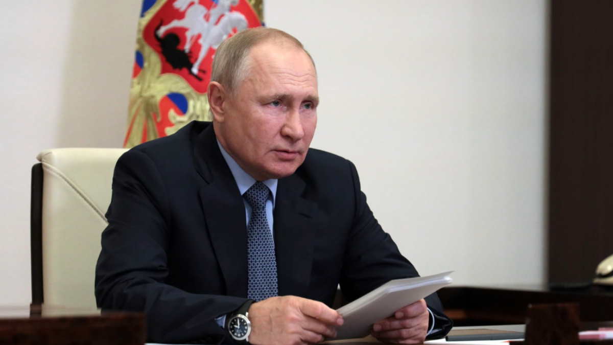 Путин одобрил идею увеличить на 100 тысяч число мест для принудительных работ