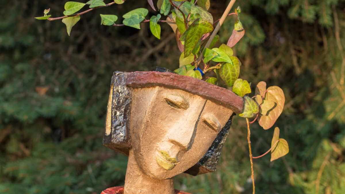 Кашпо-садовая скульптура